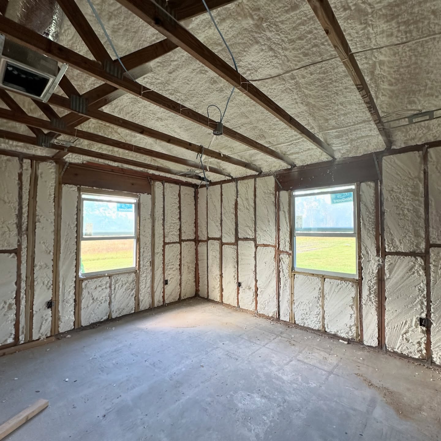 Closed-cell foam crawlspace